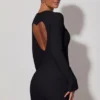 Adelia Cut-Out Heart-Detail Bodycon Miniklänning i svart Adelia Cut-Out Heart-Detail Bodycon Miniklänning i svart