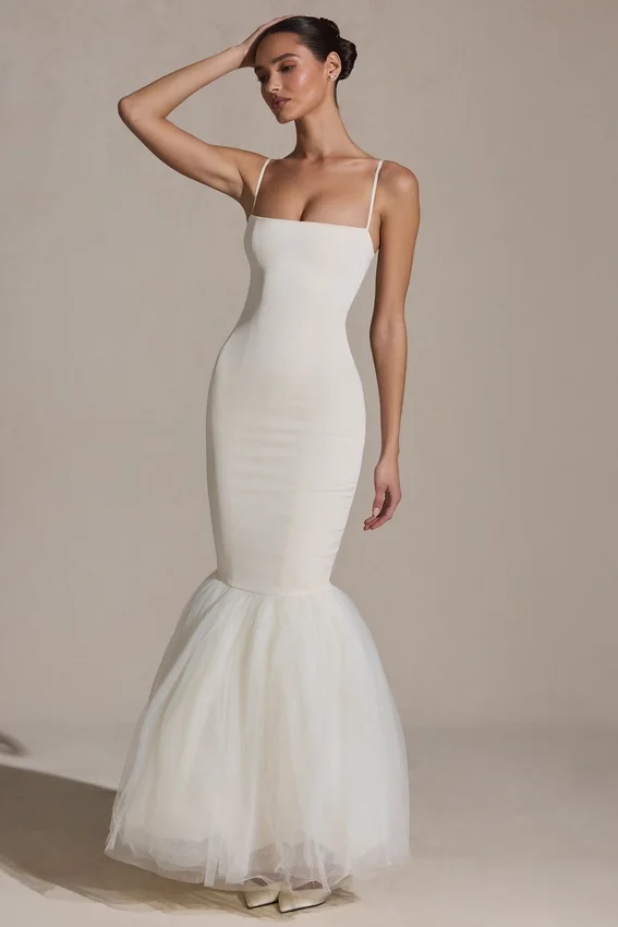 Adelpha Tulle Hem Fishtail Gown i elfenben Adelpha Tulle Hem Fishtail Gown i elfenben