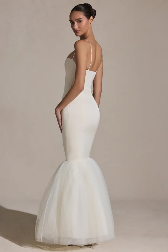 Adelpha Tulle Hem Fishtail Gown i elfenben Adelpha Tulle Hem Fishtail Gown i elfenben