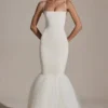 Adelpha Tulle Hem Fishtail Gown i elfenben Adelpha Tulle Hem Fishtail Gown i elfenben