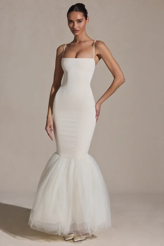 Adelpha Tulle Hem Fishtail Gown i elfenben Adelpha Tulle Hem Fishtail Gown i elfenben