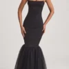 Adelpha Tulle Hem Fishtail Gown i svart Adelpha Tulle Hem Fishtail Gown i svart