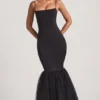Adelpha Tulle Hem Fishtail Gown i svart Adelpha Tulle Hem Fishtail Gown i svart