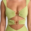 Aelia Modal Ruched Hardware Detail Cut-Out Midaxi-klänning i olivgrönt Aelia Modal Ruched Hardware Detail Cut-Out Midaxi-klänning i olivgrönt