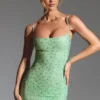 Aellin Embellished Bodycon Miniklänning i Pistachio Aellin Embellished Bodycon Miniklänning i Pistachio