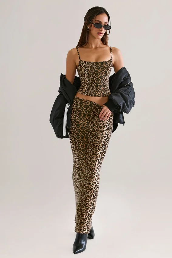 Ailany Modal-linne med rund hals i leopardmönster Ailany Modal-linne med rund hals i leopardmönster