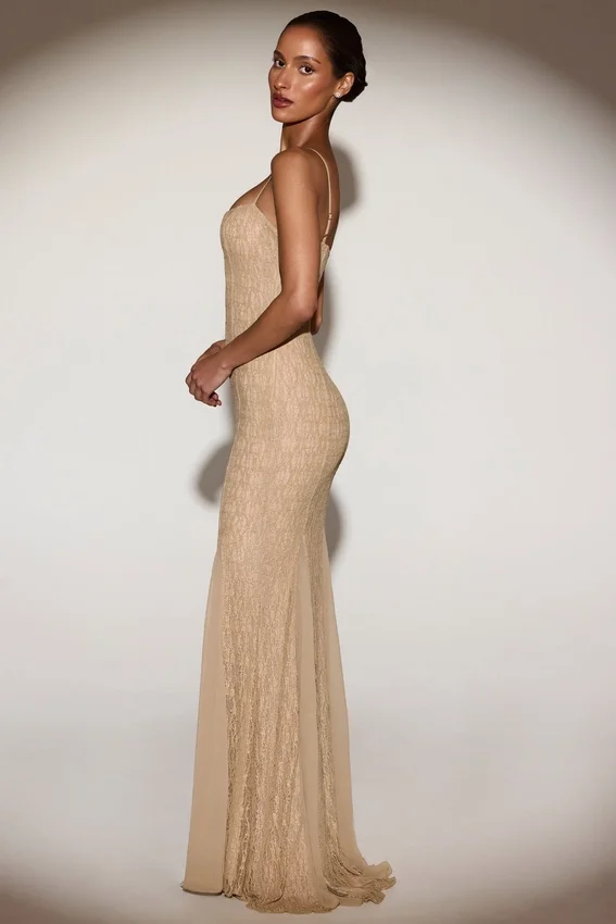 Alabelle Metallic Lace Godet Fishtail Gown i guld Alabelle Metallic Lace Godet Fishtail Gown i guld