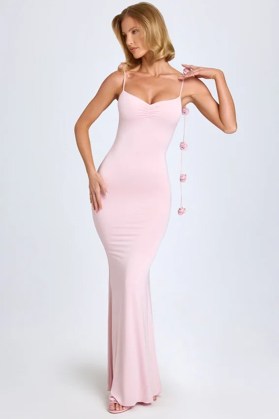 Aldona Slinky Jersey-klänning med blommig applikation i färgen Blush Aldona Slinky Jersey-klänning med blommig applikation i färgen Blush