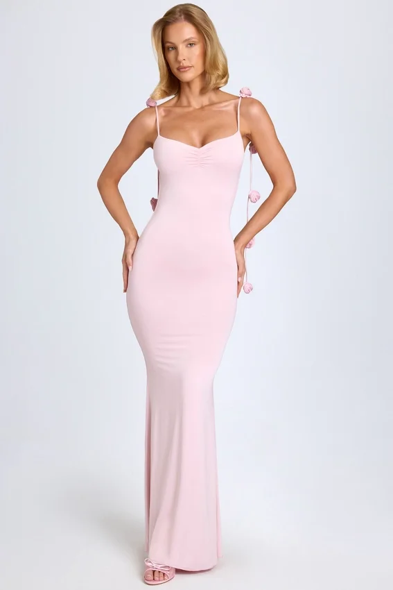 Aldona Slinky Jersey-klänning med blommig applikation i färgen Blush Aldona Slinky Jersey-klänning med blommig applikation i färgen Blush