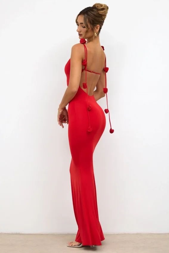 Aldona Slinky Jersey Rose Detail Evening Gown i scharlakansrött Aldona Slinky Jersey Rose Detail Evening Gown i scharlakansrött