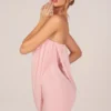 Alessandra bandeau-draperad miniklänning i blushrosa Alessandra bandeau-draperad miniklänning i blushrosa