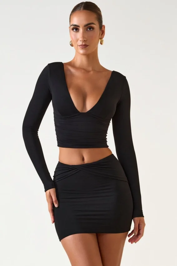 Aliz Modal Twist-Front Mid-Rise Mini Kjol i svart Aliz Modal Twist-Front Mid-Rise Mini Kjol i svart