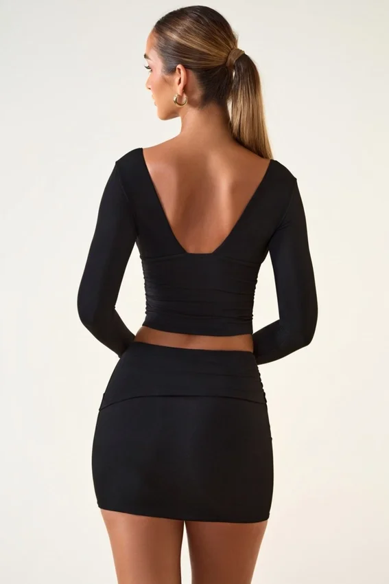 Aliz Modal Twist-Front Mid-Rise Mini Kjol i svart Aliz Modal Twist-Front Mid-Rise Mini Kjol i svart