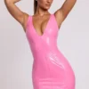 Allani Vinyl Plunge Neck Bodycon Miniklänning i rosa Allani Vinyl Plunge Neck Bodycon Miniklänning i rosa
