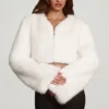 Almerinda kort bolero i fuskpäls, vit Almerinda kort bolero i fuskpäls, vit