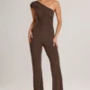 Alouette Modal One-Shoulder Jumpsuit i chokladbrunt Alouette Modal One-Shoulder Jumpsuit i chokladbrunt