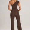Alouette Modal One-Shoulder Jumpsuit i chokladbrunt Alouette Modal One-Shoulder Jumpsuit i chokladbrunt