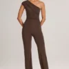 Alouette Modal One-Shoulder Jumpsuit i chokladbrunt Alouette Modal One-Shoulder Jumpsuit i chokladbrunt