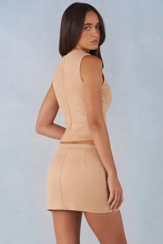 Aurelle topp i imitationsmocka med hög hals i beige Aurelle topp i imitationsmocka med hög hals i beige