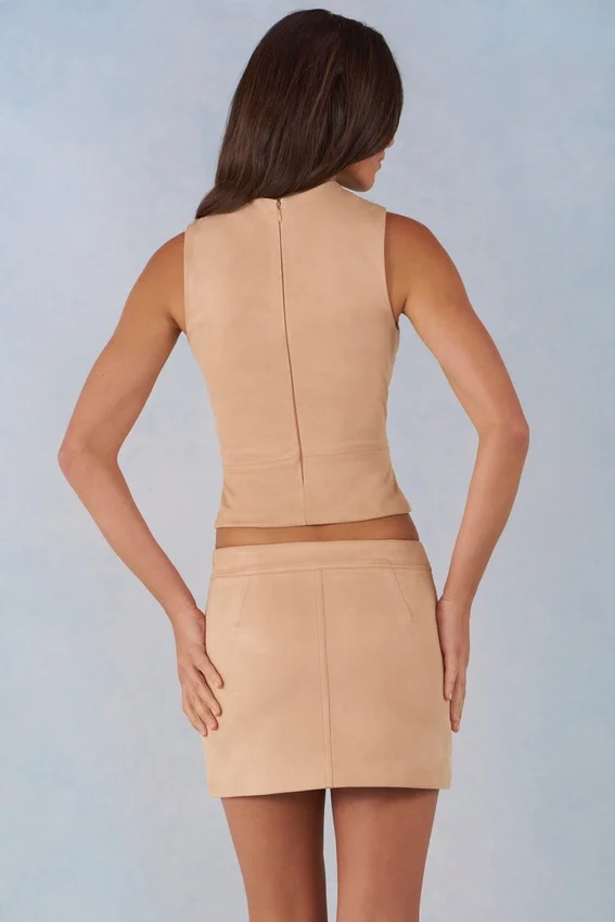 Aurelle topp i imitationsmocka med hög hals i beige Aurelle topp i imitationsmocka med hög hals i beige