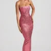 Amaya Embellished Strapless Bandeau Maxi Klänning i Watermelon Amaya Embellished Strapless Bandeau Maxi Klänning i Watermelon