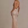 Ameline Premium Embellished Plunge-Neck Open-Back Gown i beige guld Ameline Premium Embellished Plunge-Neck Open-Back Gown i beige guld