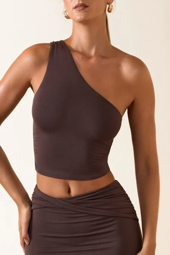 Andi Modal One-Shoulder Top i chokladbrunt Andi Modal One-Shoulder Top i chokladbrunt