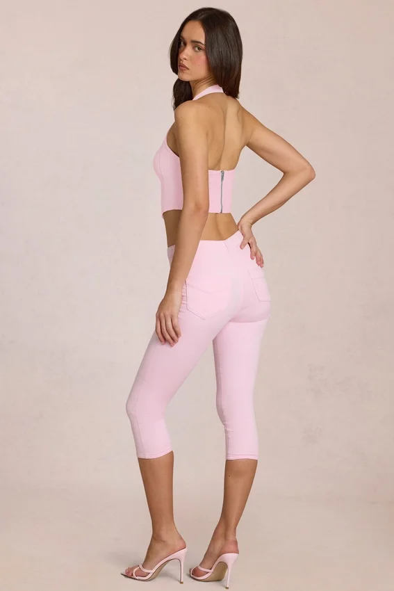 Anessa midjehög caprijeans i blommig rosa Anessa midjehög caprijeans i blommig rosa