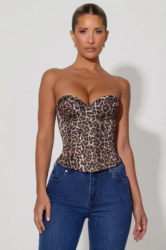 Araminta snörningskorsett i leopardmönster Araminta snörningskorsett i leopardmönster