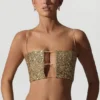 Ariana Embellished Cut-Out Crop Top i guld Ariana Embellished Cut-Out Crop Top i guld