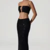 Ariana Embellished Cut-Out Crop Top i svart Ariana Embellished Cut-Out Crop Top i svart