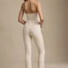 Arlena Jumpsuit med spets och rosettdetaljer i färg Ivory Arlena Jumpsuit med spets och rosettdetaljer i färg Ivory