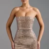 Aurora Embellished Bandeau Miniklänning i Almond Aurora Embellished Bandeau Miniklänning i Almond