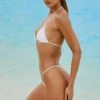 Bali-bikinibyxor med snörning och dekorationer i vitt Bali-bikinibyxor med snörning och dekorationer i vitt