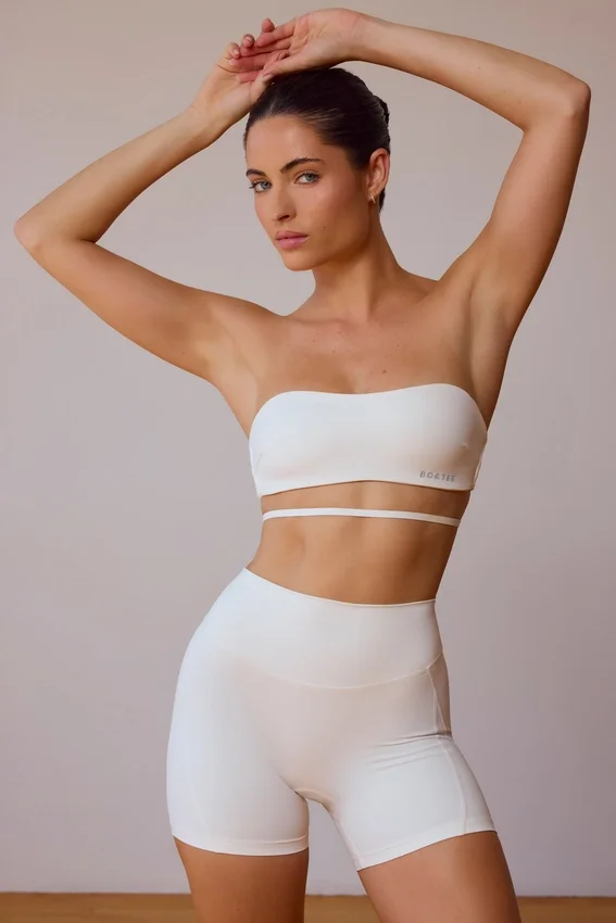 Bandeau-bh med korsad rygg i mjukt vitt Bandeau-bh med korsad rygg i mjukt vitt