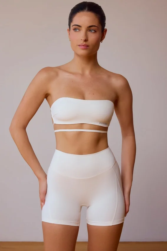 Bandeau-bh med korsad rygg i mjukt vitt Bandeau-bh med korsad rygg i mjukt vitt