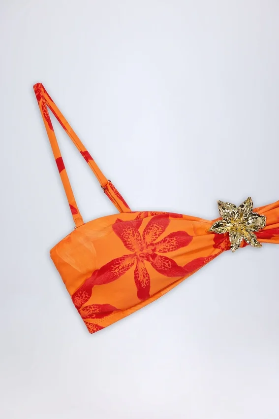 Baracoa bikinitopp med halterneck och metallbeslag i orange orkidé-mönster Baracoa bikinitopp med halterneck och metallbeslag i orange orkidé-mönster