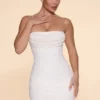 Basel Embellished Strapless Cowl Neck Miniklänning i Ivory Basel Embellished Strapless Cowl Neck Miniklänning i Ivory