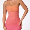 Basel Embellished Strapless Miniklänning i rött och orange ombré Basel Embellished Strapless Miniklänning i rött och orange ombré