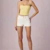 Beata högmidjade A-linje-shorts i Ecru-tvätt Beata högmidjade A-linje-shorts i Ecru-tvätt