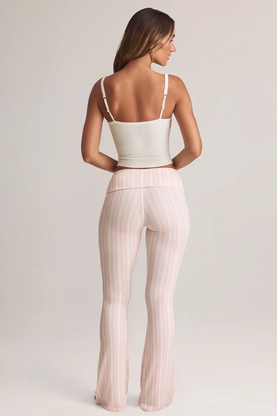 Bebe Modal Foldover Mid-Rise Flared Trousers i randigt mönster Bebe Modal Foldover Mid-Rise Flared Trousers i randigt mönster