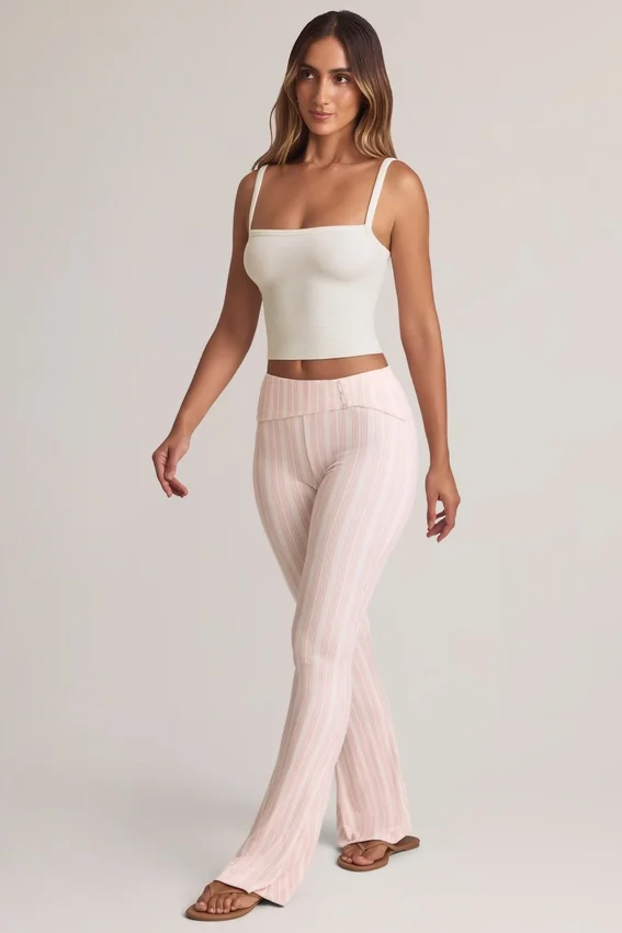 Bebe Modal Foldover Mid-Rise Flared Trousers i randigt mönster Bebe Modal Foldover Mid-Rise Flared Trousers i randigt mönster