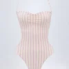 Biarritz baddräkt med utskärningar och halterneck i mauve Biarritz baddräkt med utskärningar och halterneck i mauve