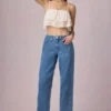 Bobbi Mid-Rise Barrel-Leg Jeans i mellblå tvätt Bobbi Mid-Rise Barrel-Leg Jeans i mellblå tvätt