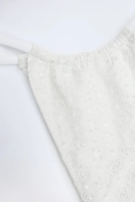 Bosa bikinibyxor med snörning i broderie anglaise i vitt Bosa bikinibyxor med snörning i broderie anglaise i vitt