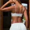Bralette med fyrkantig halsringning i ljusgrått Bralette med fyrkantig halsringning i ljusgrått