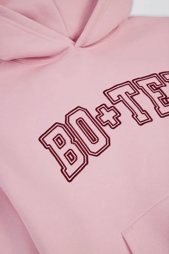Broderad oversized-hoodie i puderrosa Broderad oversized-hoodie i puderrosa