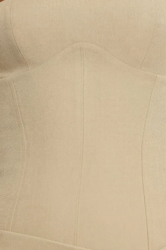 Bruna vävd twill-miniklänning med veck och överlappande snitt i taupe Bruna vävd twill-miniklänning med veck och överlappande snitt i taupe