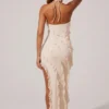Calico Cross Strap Ruffle Floor Length Klänning i ivory Calico Cross Strap Ruffle Floor Length Klänning i ivory