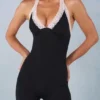 Calla Modal Lace-Trim Capri Jumpsuit i svart Calla Modal Lace-Trim Capri Jumpsuit i svart